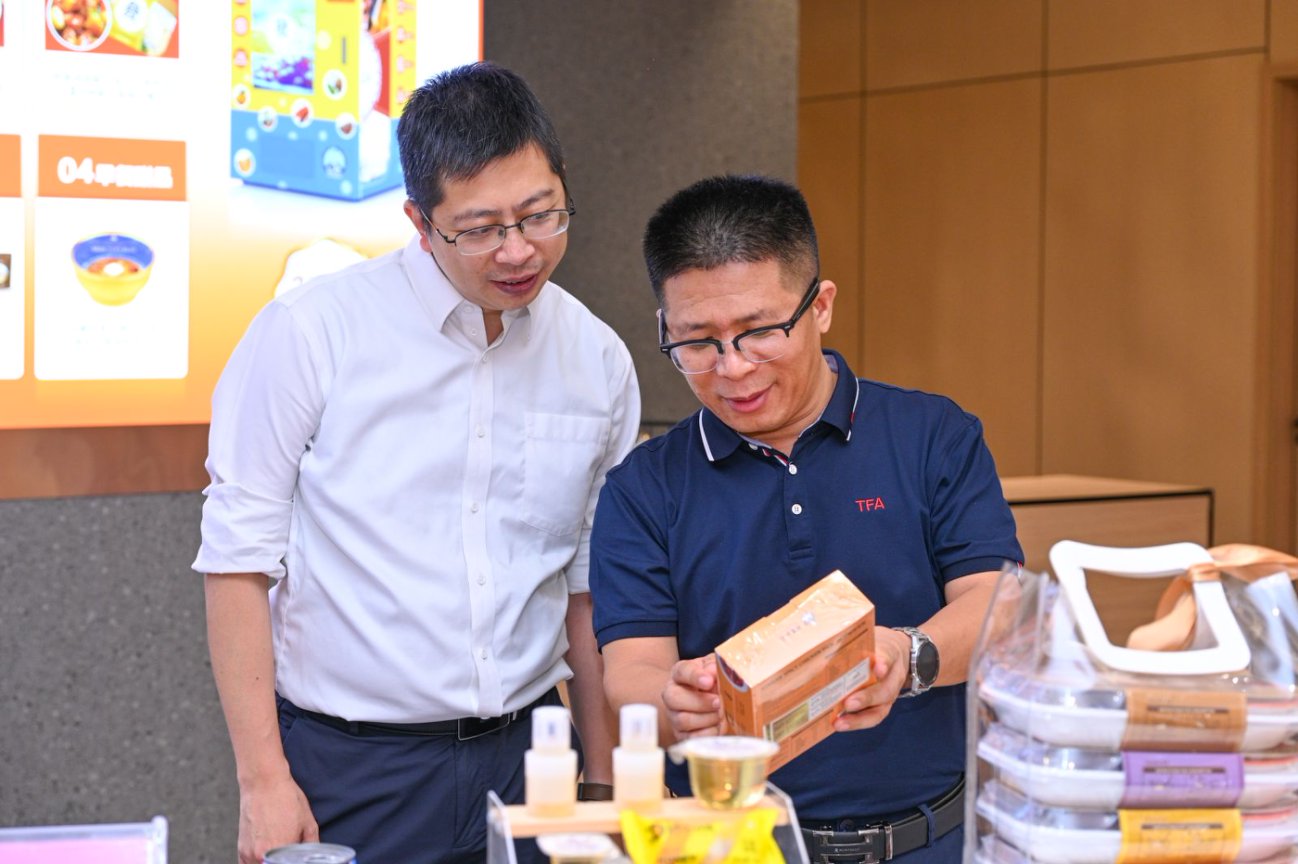 肖幼荣介绍凯时AG产品 肖幼荣介绍凯时AG产品